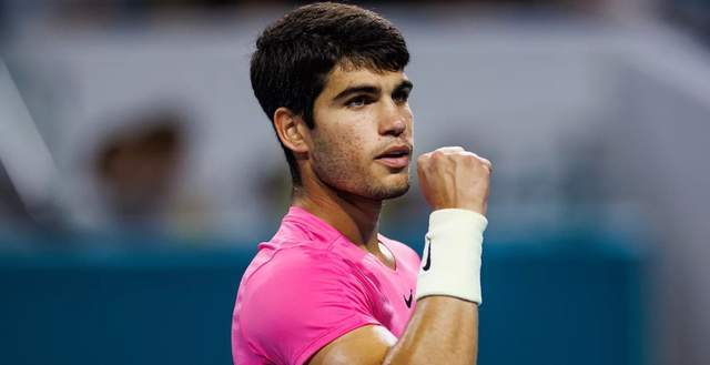 现得非常出 现得非常出