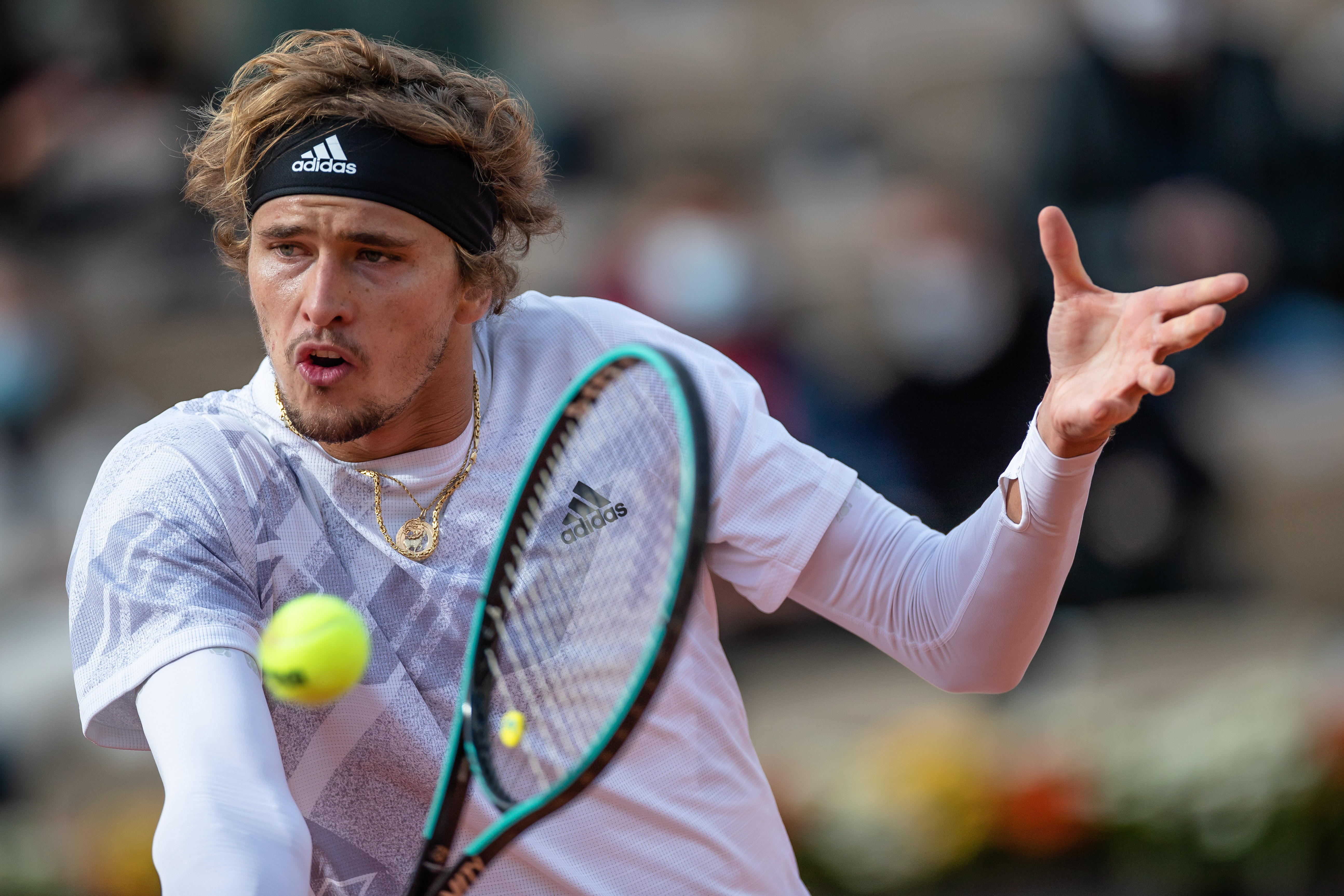 越来越受到 越来越受到