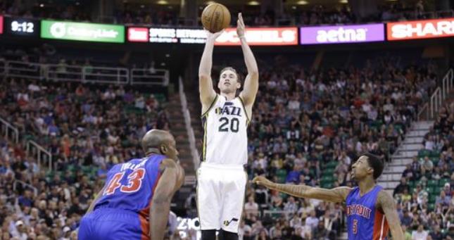 然陷入鸦雀 然陷入鸦雀