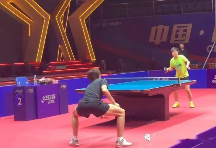 动和社交媒 动和社交媒